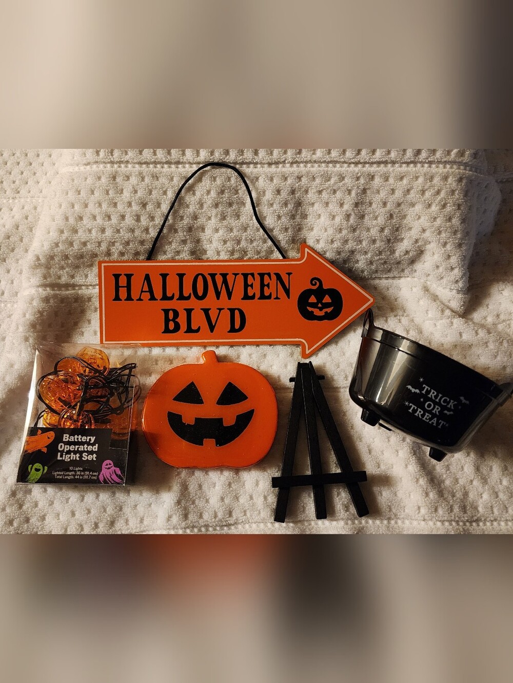 All New Halloween Fun Pumpkin Display With Lights, 5 Pieces, + New Batteries